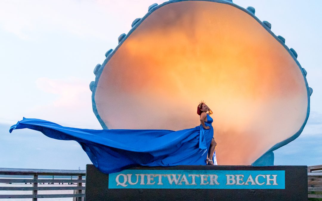 Mujer modelando con un vestido volador